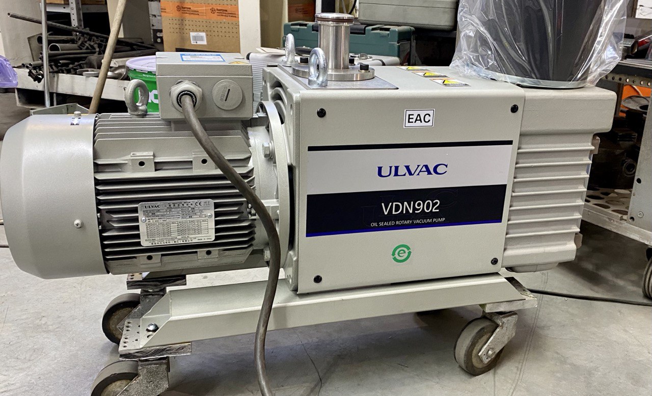 Фото VDN902 ULVAC пластинчато-роторный насос. Течеискатели и вакуумные насосы. Датчики.