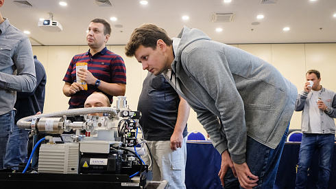 Фото Течеискатели масс-спектрометрические гелиевые ZQJ-Vactron. Течеискатели и вакуумные насосы. Датчики.
