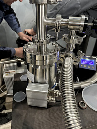 Фото Комплект высоковакуумного насоса Leaklab 100/300 для откачки резервуаров при контроле герметичности. Течеискатели и вакуумные насосы. Датчики.